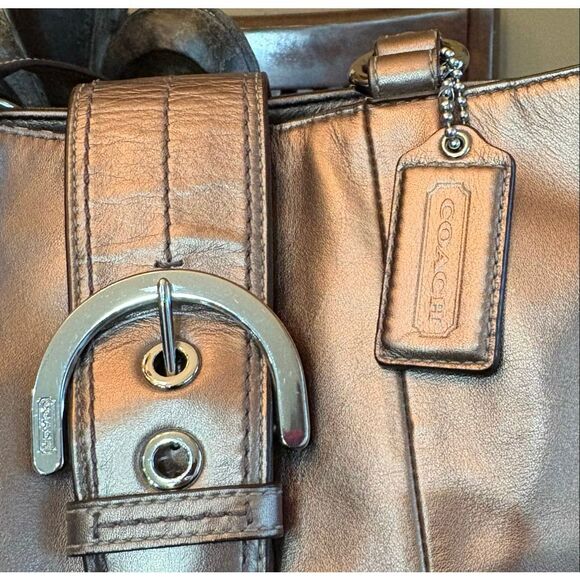 COACH - Lg. Soho East/West Tote Shoulder Bag in Metallic Bronze Leather. F18751 - Picture 11 of 13